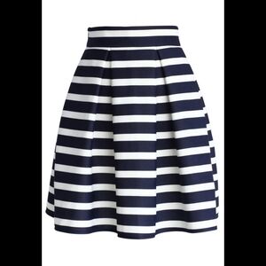 🆕️ LISTING!! F21 PLUS CONTEMPORARY NAVY AND WHITE STRIPED A-LINE SKIRT